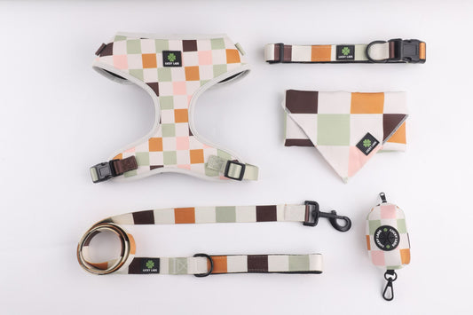 Adjustable Comfort Collar with attached Air Tag Holder - Square2